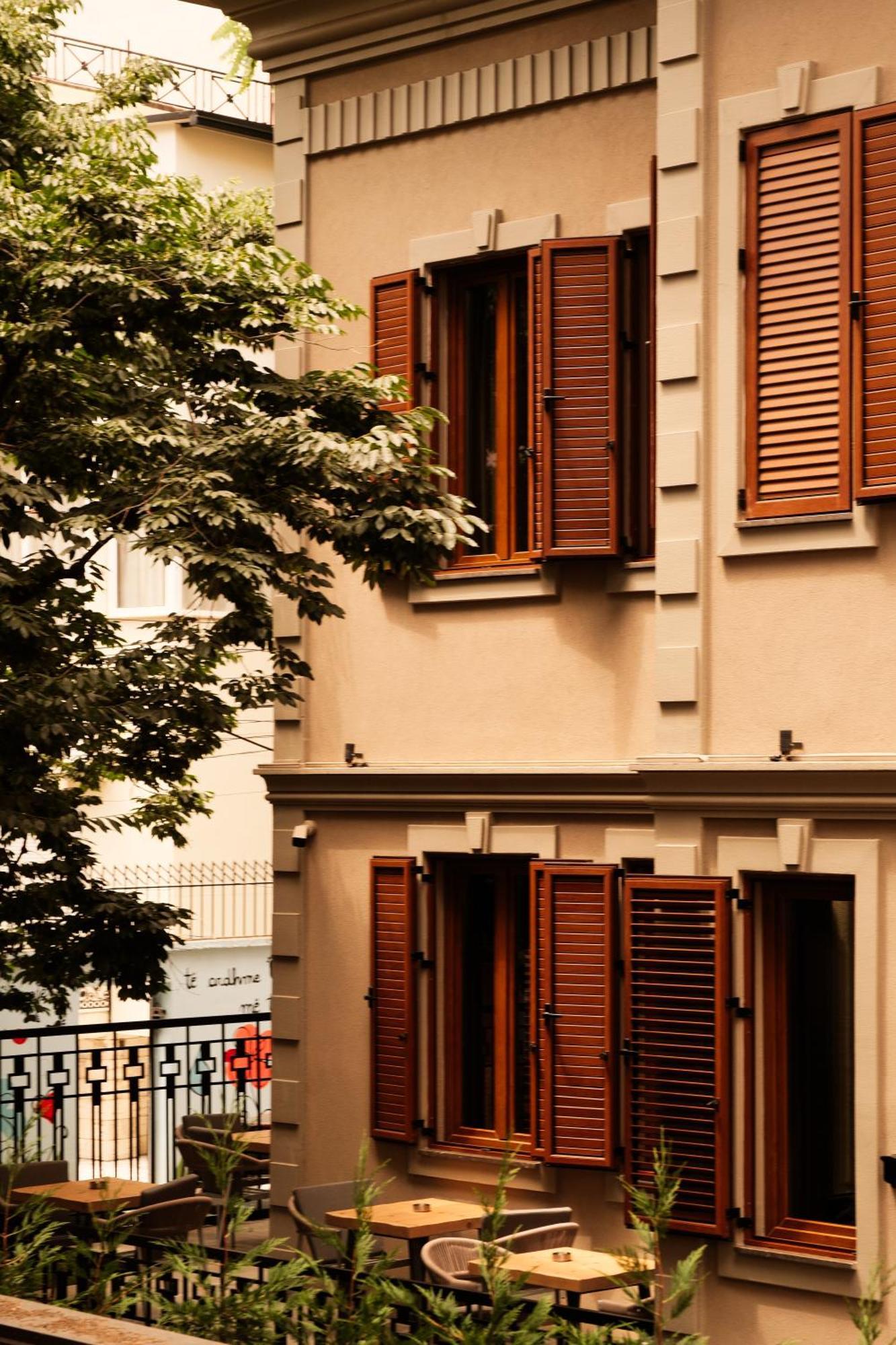 Faces & Places Boutique Hotel تيرانا المظهر الخارجي الصورة
